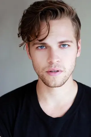 Alexander Calvert - Filmography • Carriera