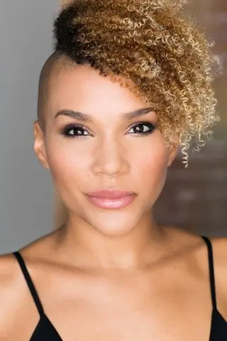 Emmy Raver-Lampman - Filmography • Carriera