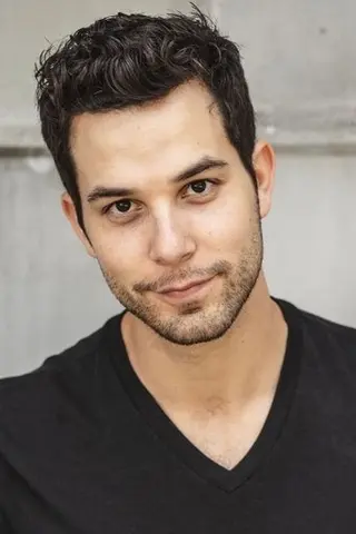 Skylar Astin - Filmography • Carriera