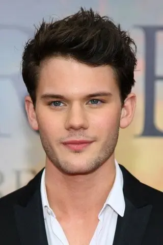 Jeremy Irvine - Filmography • Carriera