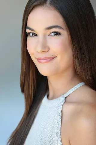Courtney Lauren Cummings - Filmography • Carriera