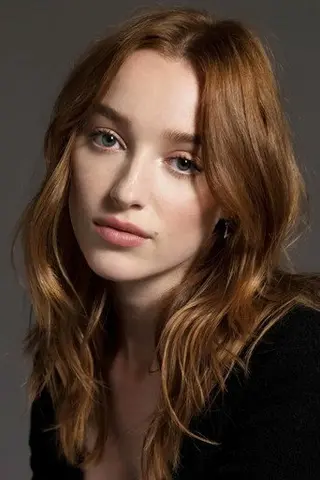 Phoebe Dynevor - Filmography • Carriera